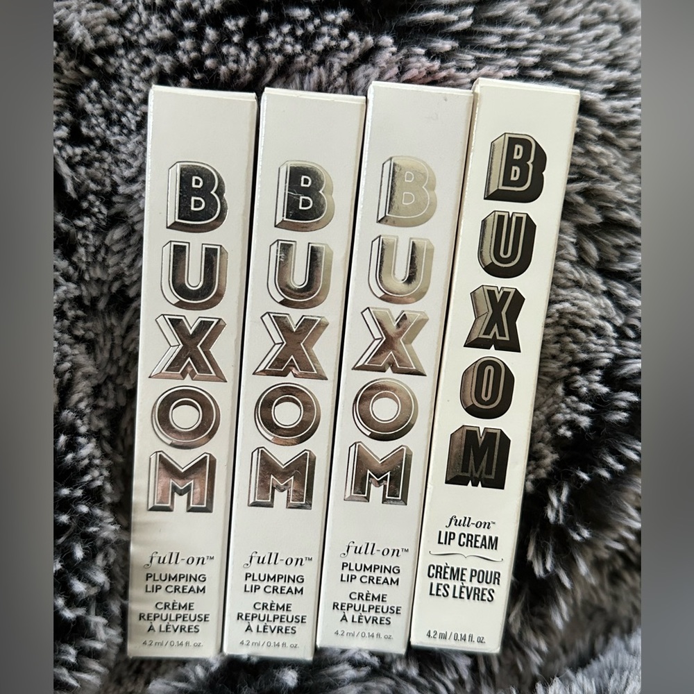 Set of 4 Buxom Plumping Lip Glosses, new never used!